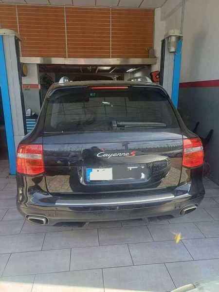 Porsche Cayenne S στο συνεργείο