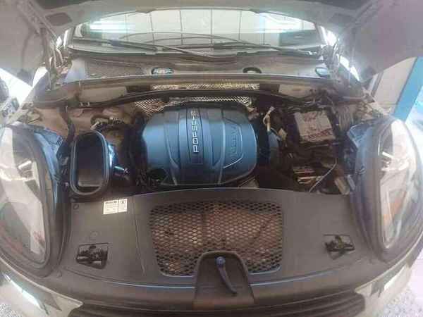 Porsche Macan - μηχανή Porsche